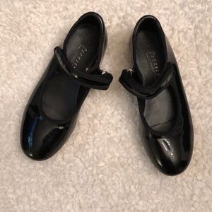 Danskin black tap shoes